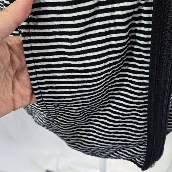 Chico's Weekends Black White Reversible Polka Dot Stripe Hooded Vest Pockets - Picture 8 of 11